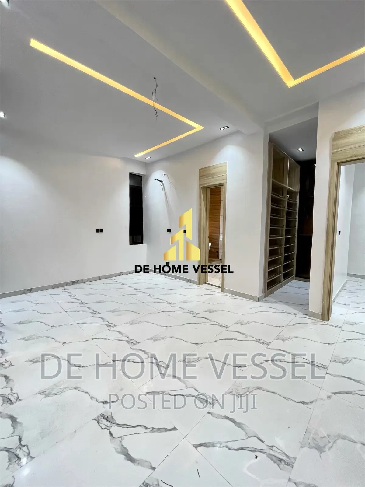 4bdrm Duplex in Chevron for sale in Chevron