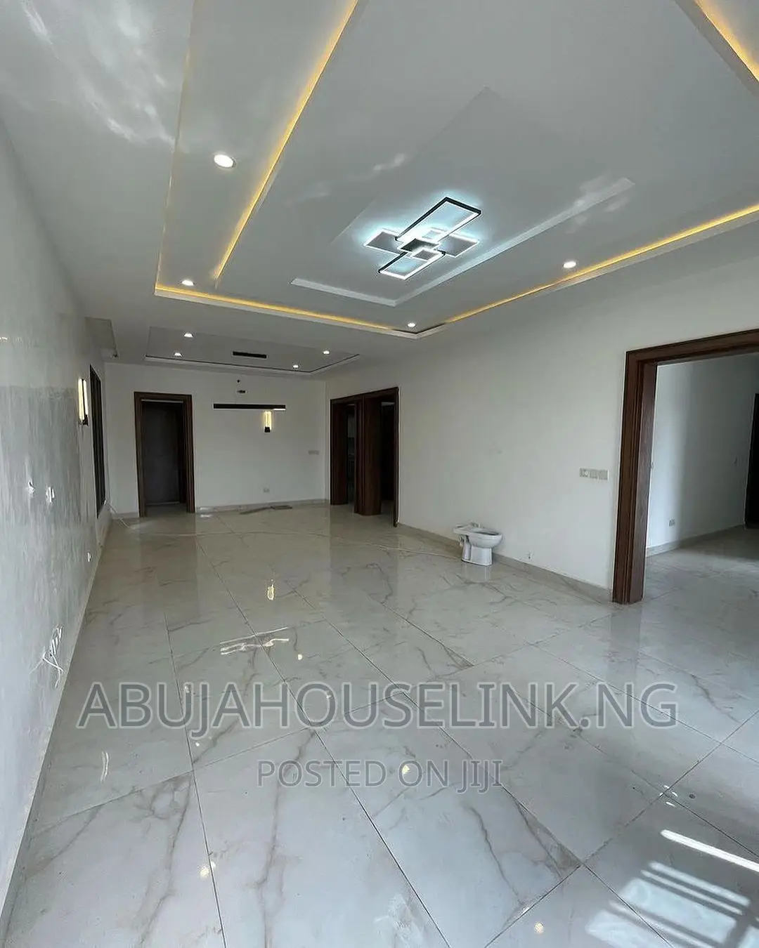 5bdrm Duplex in Wuye Abuja for sale in Wuye