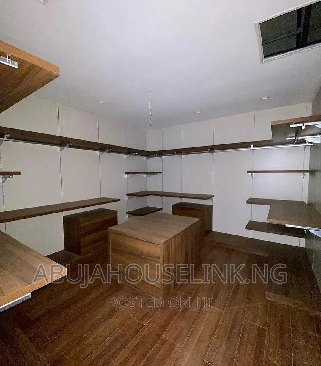 5bdrm Mansion in Maitama Main Abuja for sale in Maitama