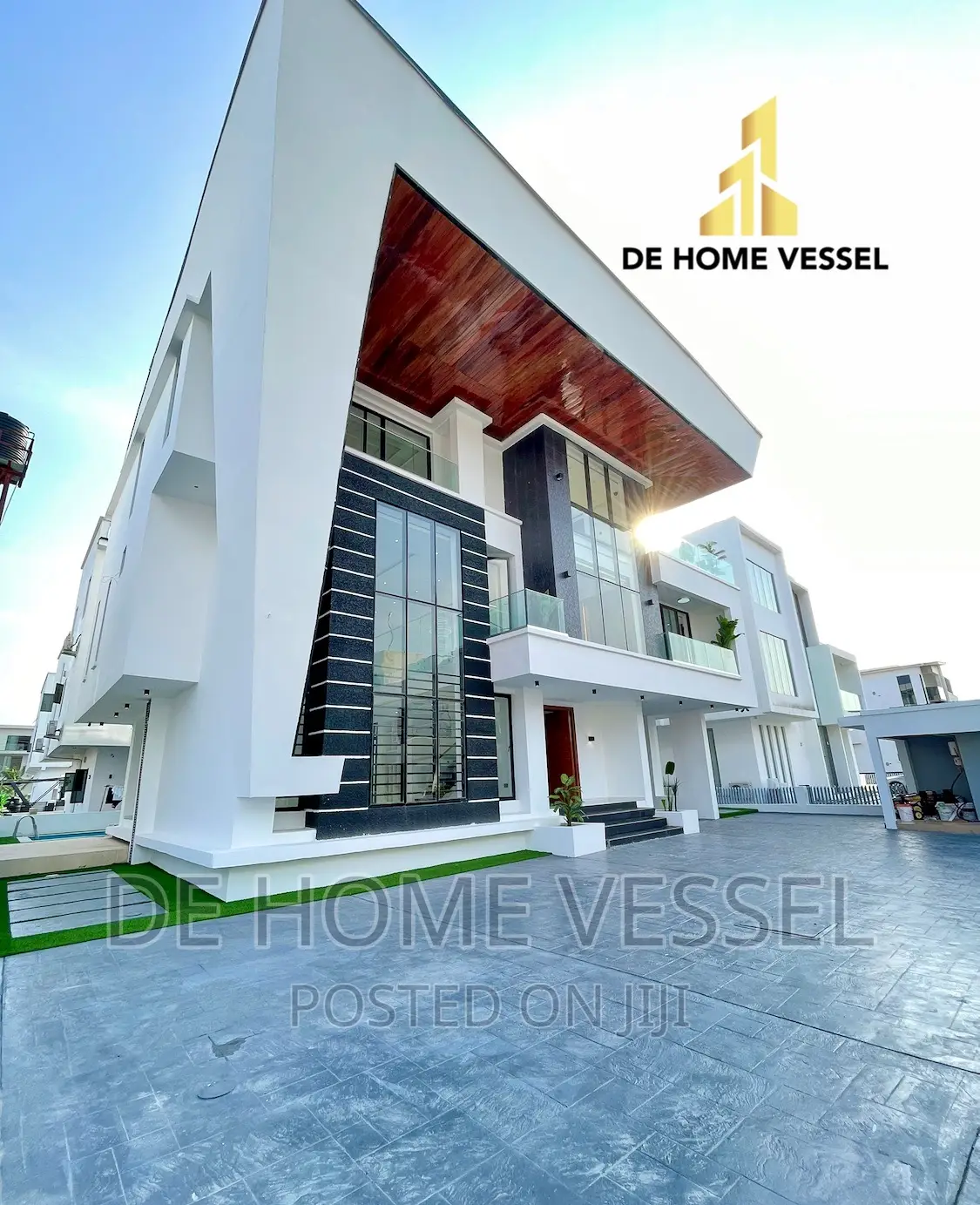 5bdrm Duplex in Osapa london for sale in Osapa london
