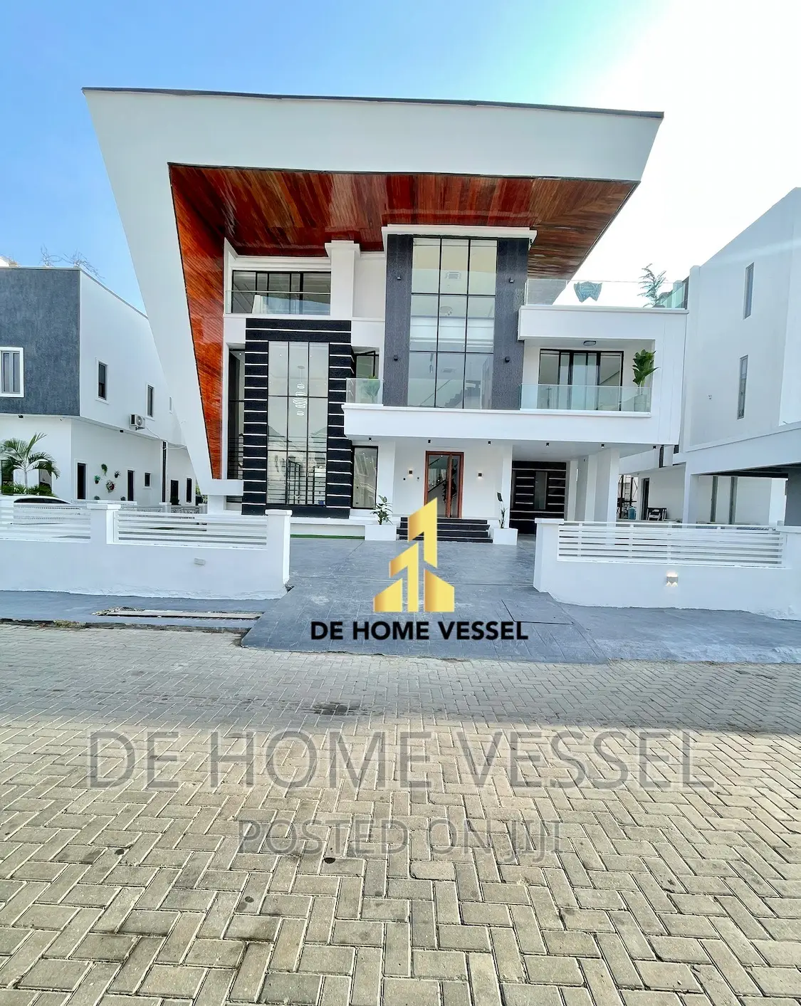 5bdrm Duplex in Osapa london for sale in Osapa london