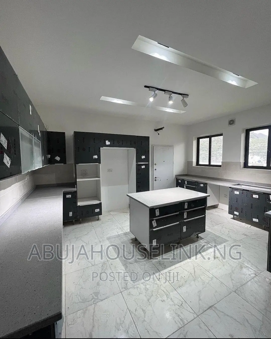 5bdrm Duplex in Katampe Extension for sale in Katampe Extension