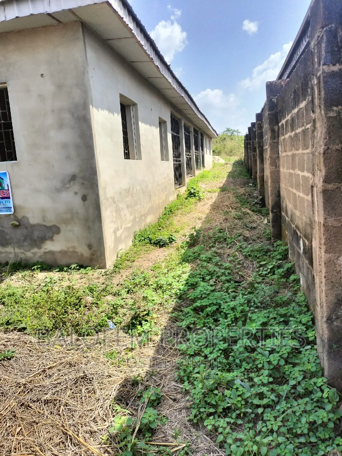 10bdrm Bungalow in Balofem Properties &, Abeokuta North for sale in Abeokuta North