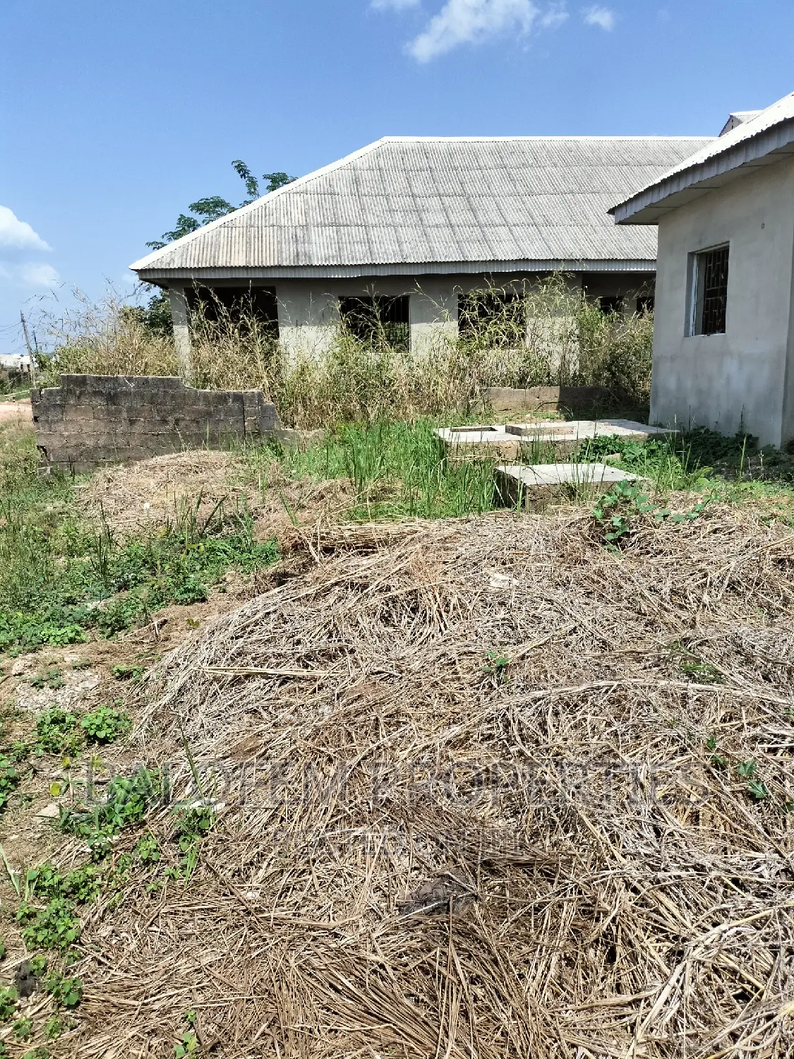 10bdrm Bungalow in Balofem Properties &, Abeokuta North for sale in Abeokuta North