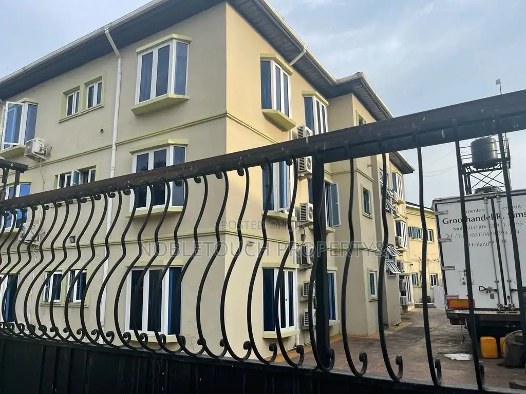 3bdrm Block of Flats in Ikeja Lagos, Toyin Street for sale in Toyin Street
