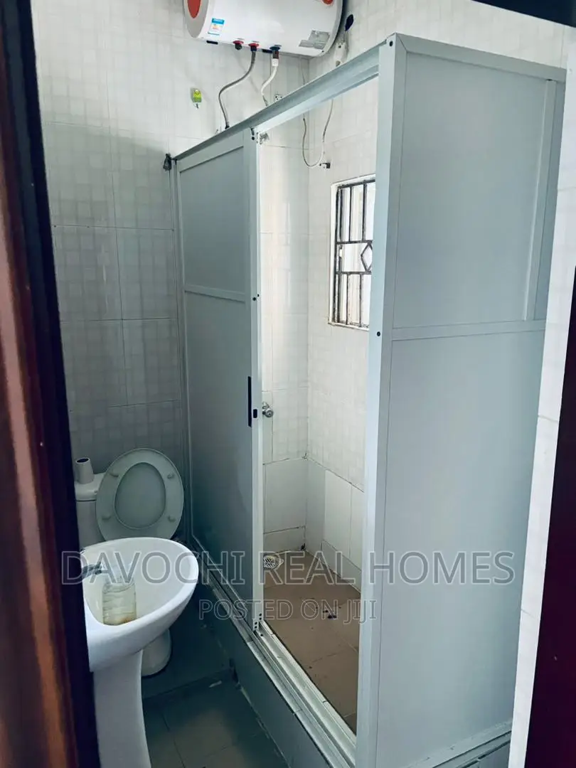 3bdrm Apartment in Ikota Villa, Lekki for rent in Lekki