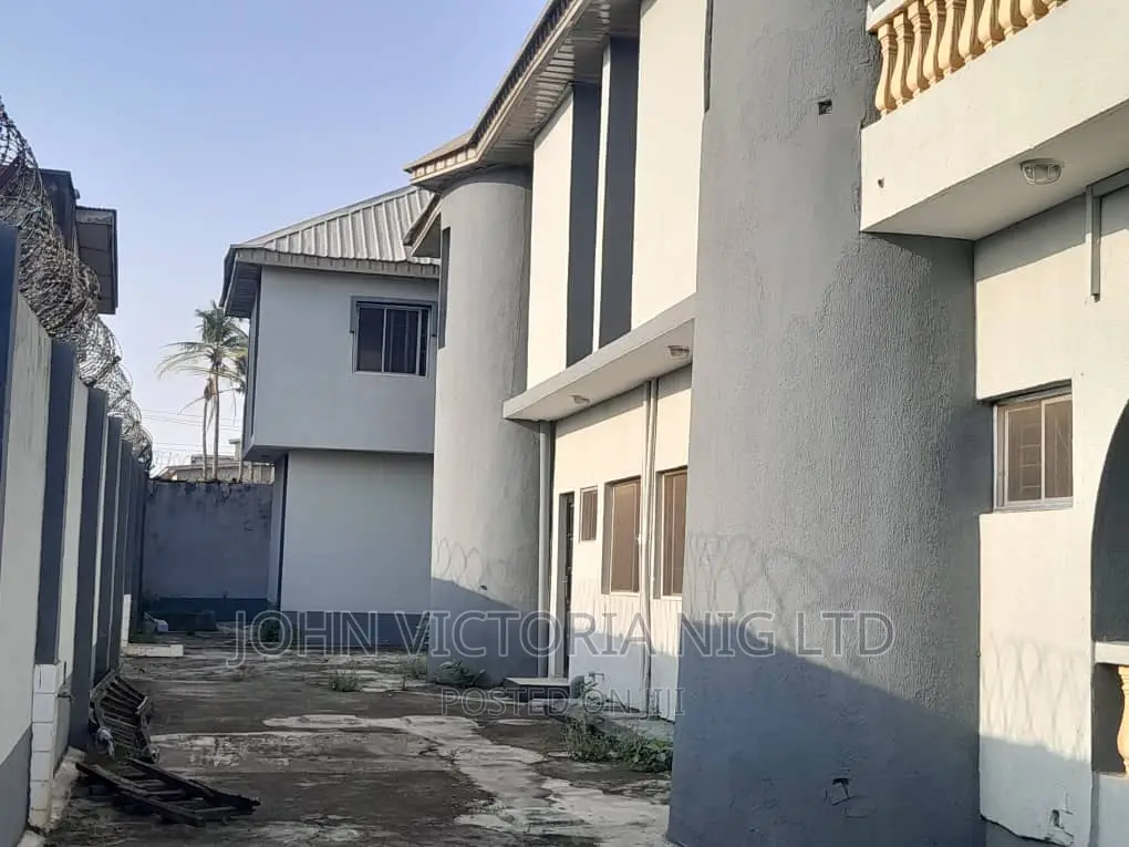 14bdrm Block of Flats in Abaranje for sale in Abaranje