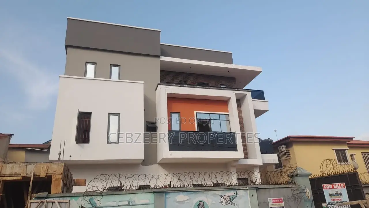 5bdrm Duplex in Omole Phase 2 for sale in Omole Phase 2