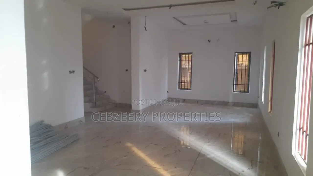 5bdrm Duplex in Omole Phase 2 for sale in Omole Phase 2