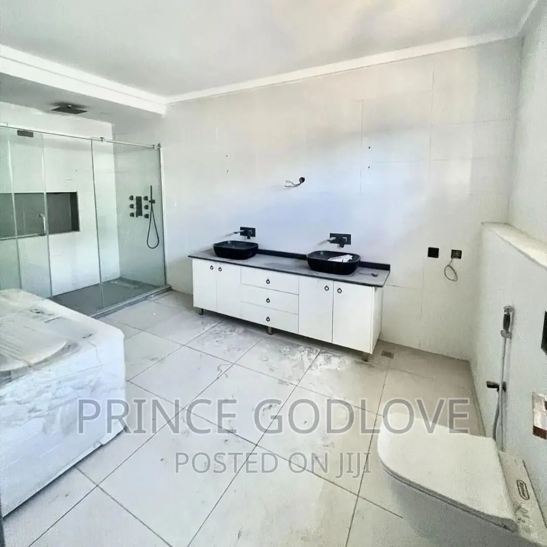 6bdrm Duplex in Guzape for sale in Guzape District
