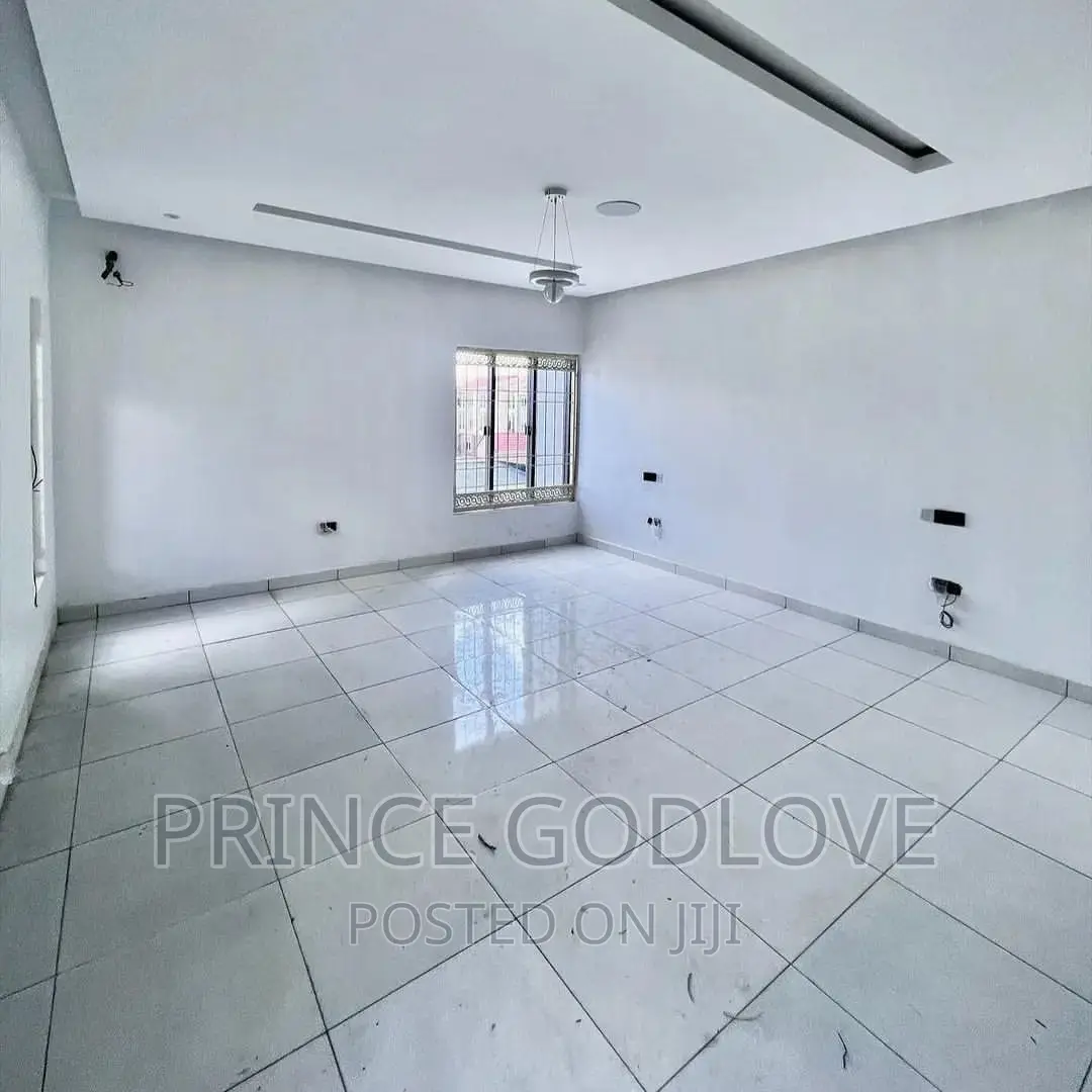 6bdrm Duplex in Guzape for sale in Guzape District