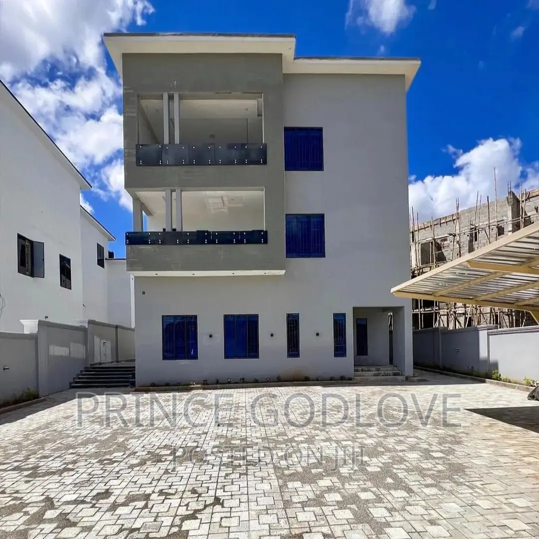 6bdrm Duplex in Guzape for sale in Guzape District