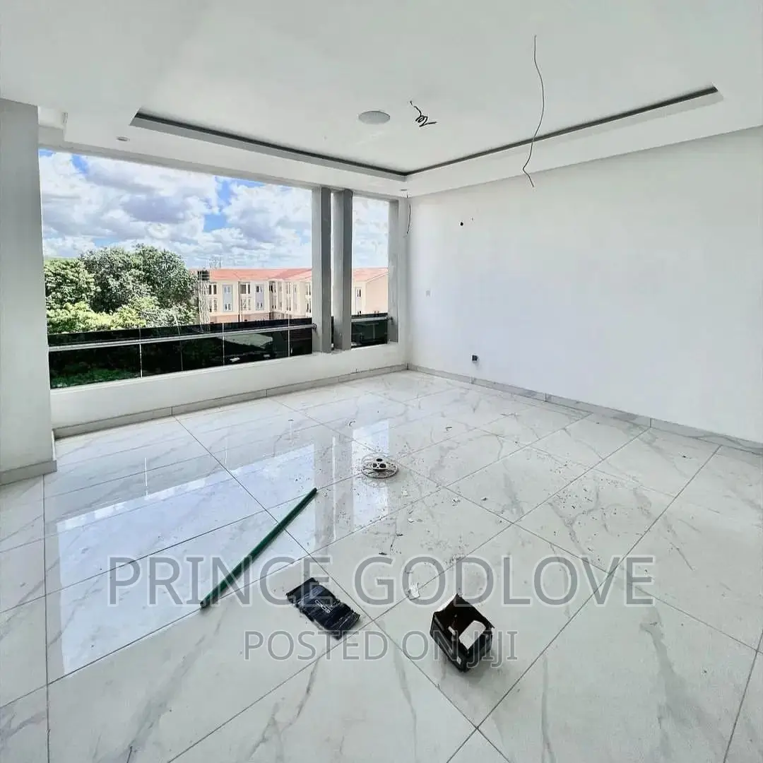6bdrm Duplex in Guzape for sale in Guzape District