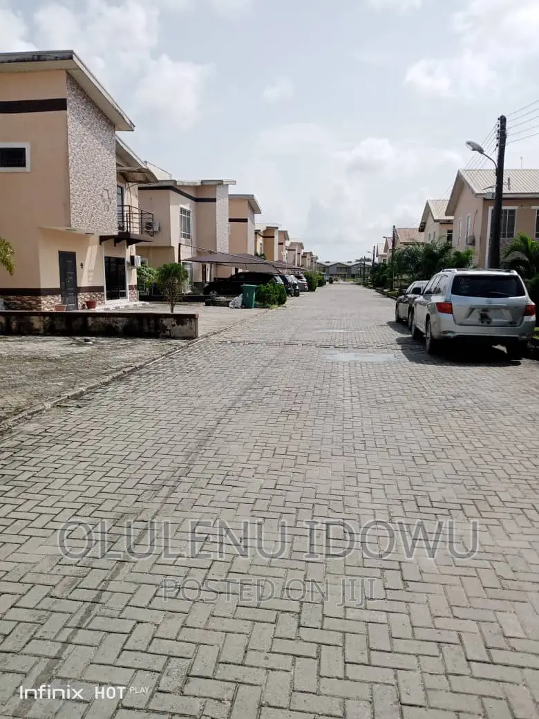 Furnished 4bdrm Duplex in Lagos Island (Eko) for sale in Lagos Island (Eko)