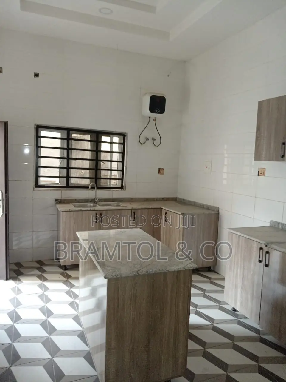 4bdrm Townhouse / Terrace in Durumi for rent in Durumi