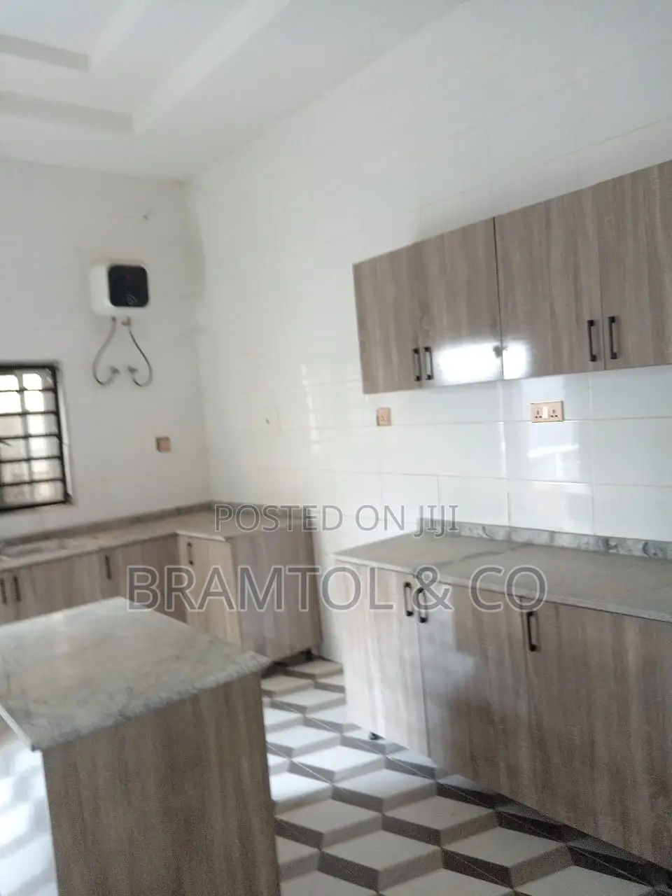 4bdrm Townhouse / Terrace in Durumi for rent in Durumi