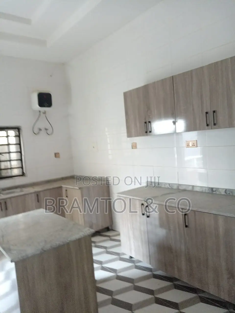 4bdrm Townhouse / Terrace in Durumi for rent in Durumi