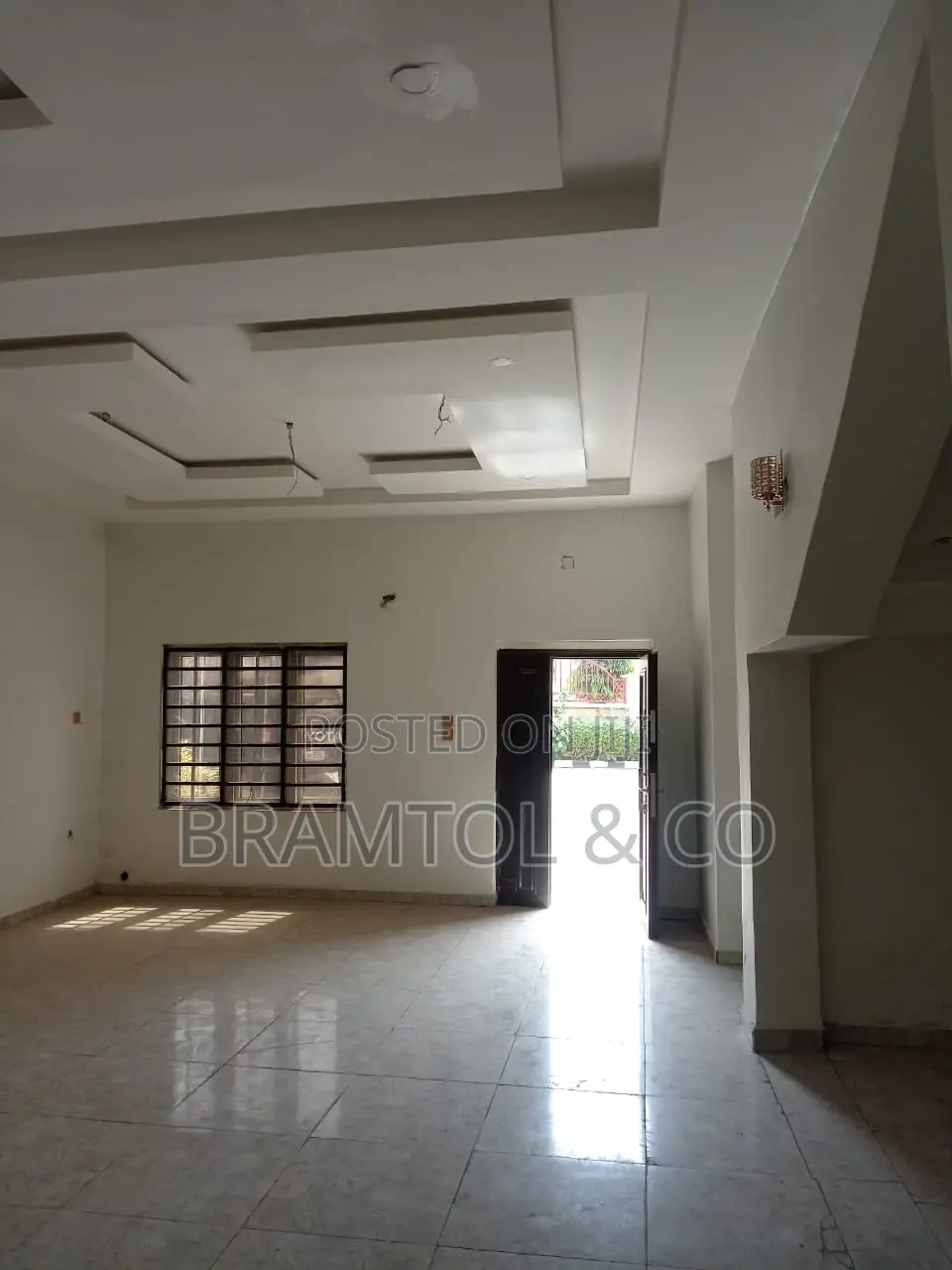 4bdrm Townhouse / Terrace in Durumi for rent in Durumi