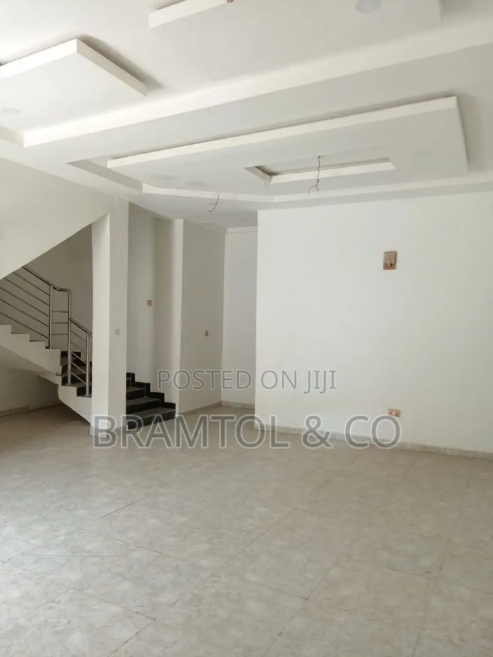 4bdrm Townhouse / Terrace in Durumi for rent in Durumi