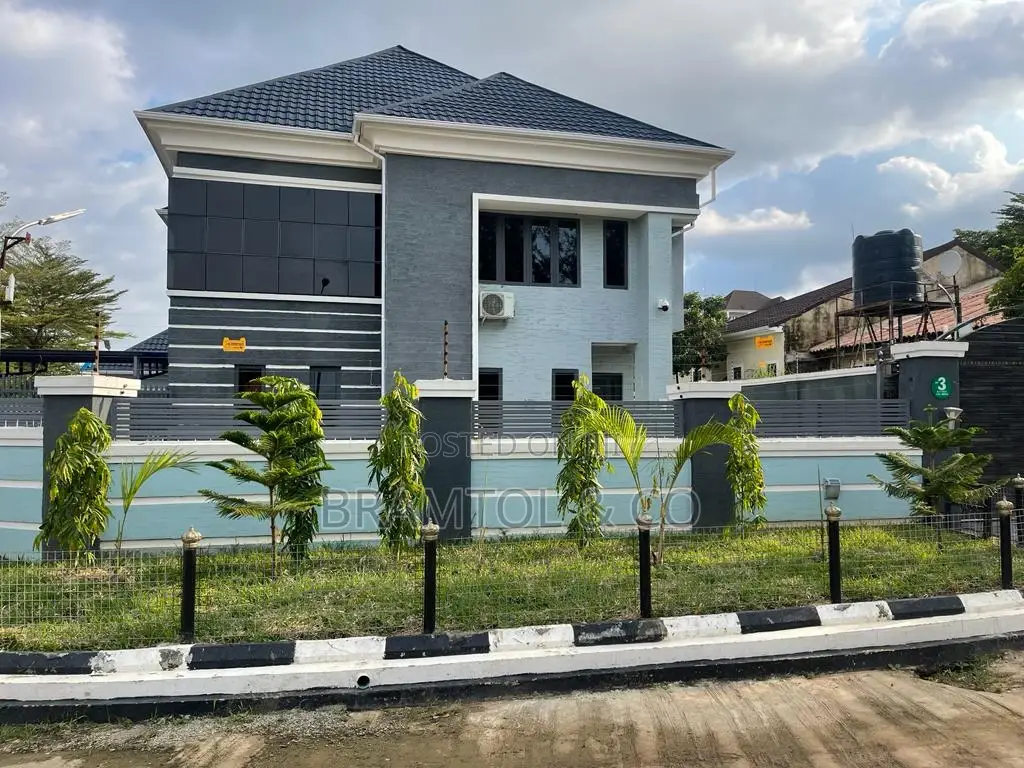 Furnished 5bdrm Duplex in Mbora for sale in Mbora
