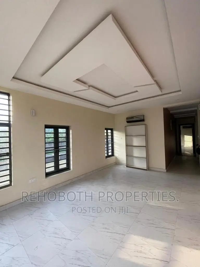 3bdrm Apartment in S&T Estate, Ibadan for sale in Ibadan