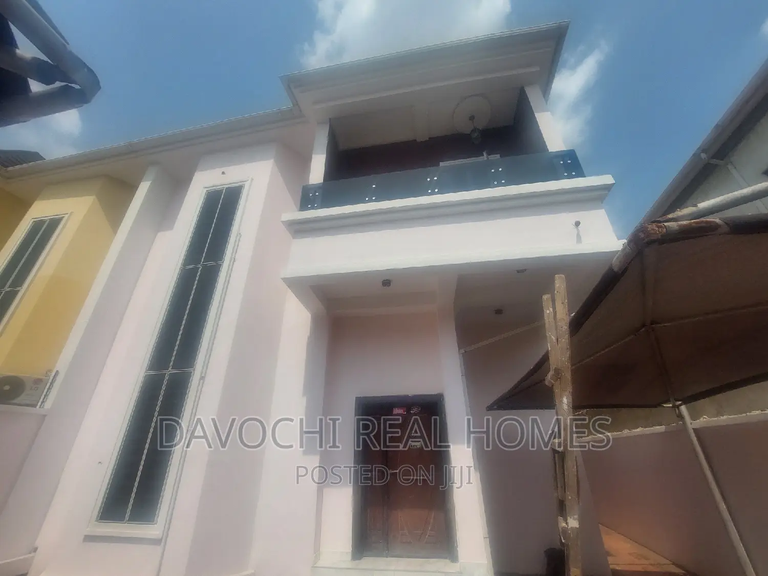 Newly Refurbished 4bedrooms Semi Detached Duplex With BQ in Lekki