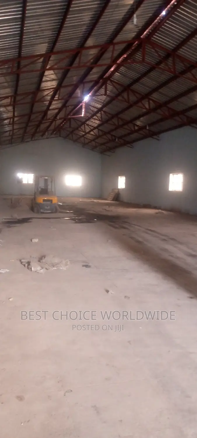 800sqm Warehouse, Magazine Road, Jericho(24hrs Power Supply) in Jericho