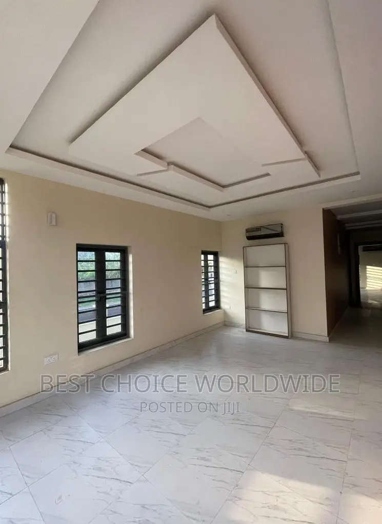 5bdrm Duplex in Golf View Estate,, Jericho for sale in Jericho