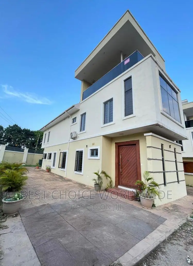 5bdrm Duplex in Golf View Estate,, Jericho for sale in Jericho