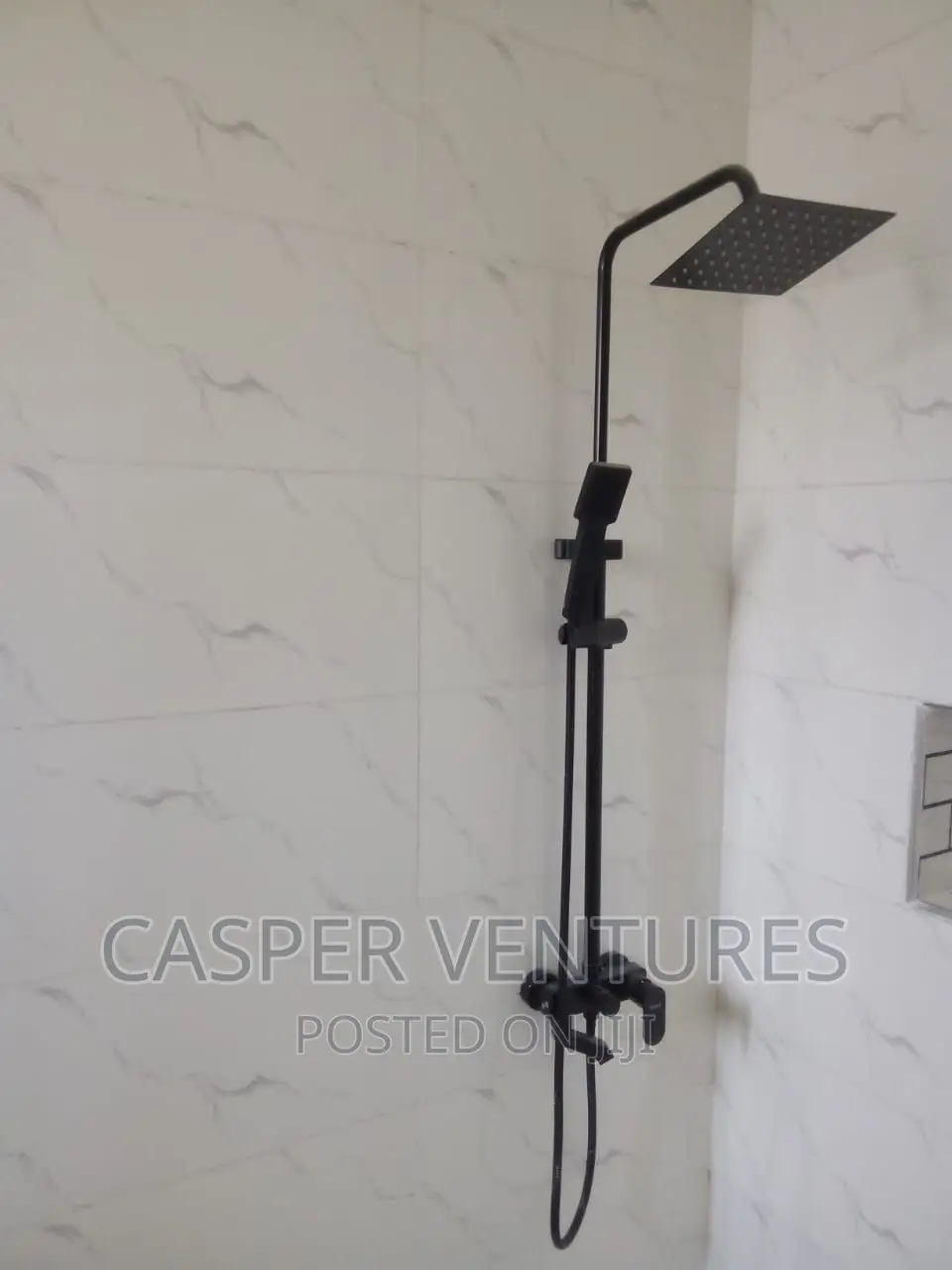 Studio Apartment in Alpha Beach, Chevron for rent in Chevron