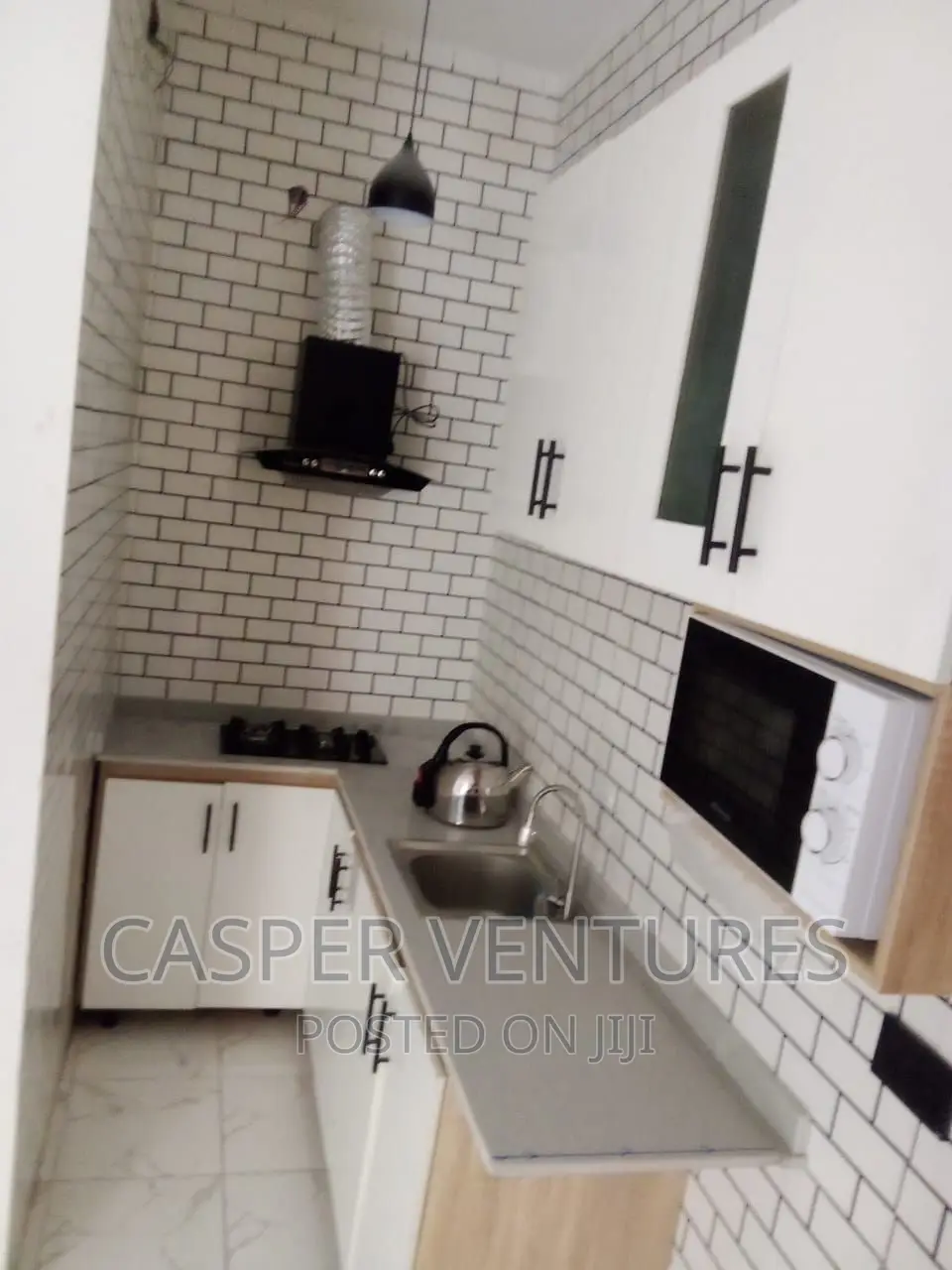 Studio Apartment in Alpha Beach, Chevron for rent in Chevron