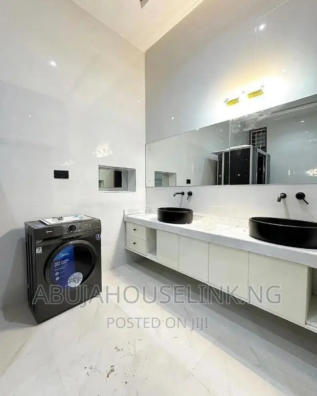5bdrm Duplex in Apo Resettlement for sale in Apo Resettlement