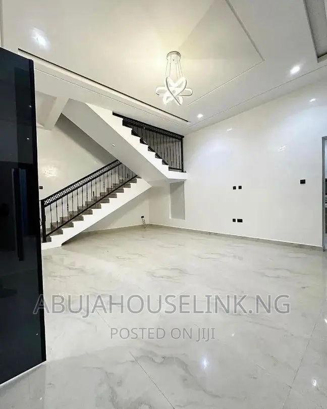 5bdrm Duplex in Apo Resettlement for sale in Apo Resettlement