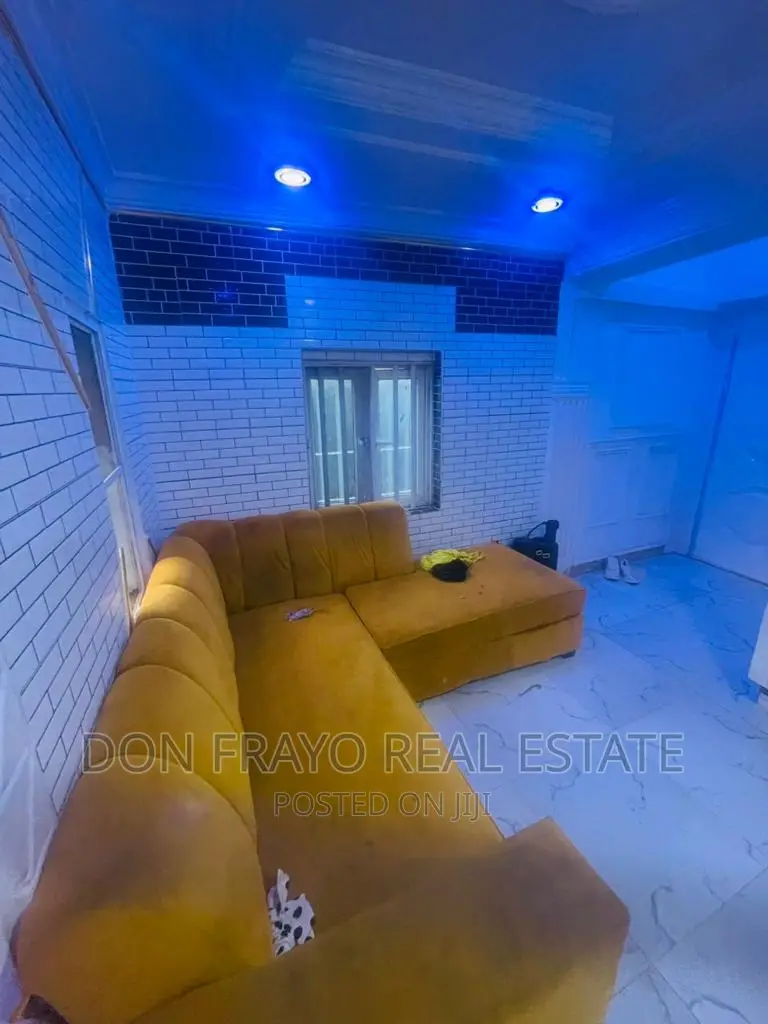 5bdrm Bungalow in Old Ife Road, Ibadan for sale in Ibadan