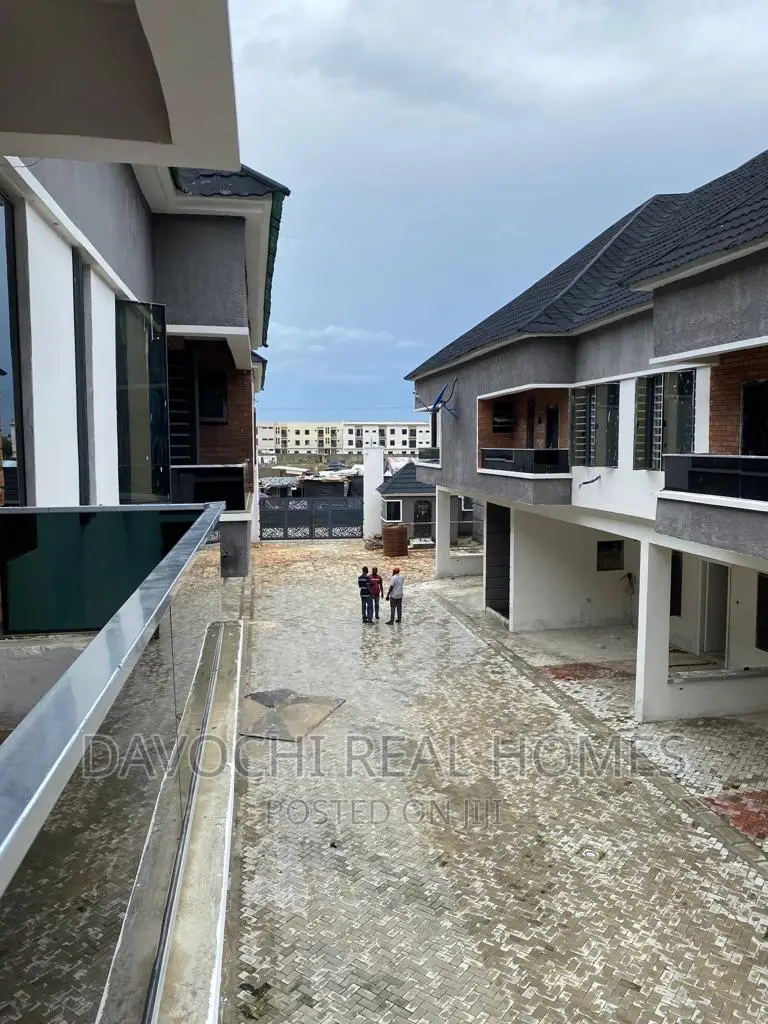 4bdrm Duplex in Orchid Road, Lekki for rent in Lekki