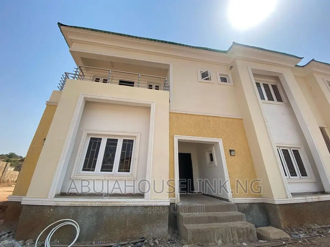 4bdrm Duplex in Guzape Abuja for sale in Guzape District