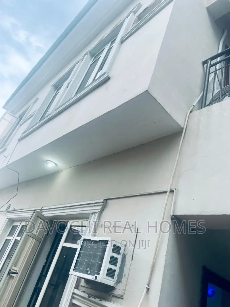 2bdrm Apartment in Ikota Villa Estate, Lekki for rent in Lekki