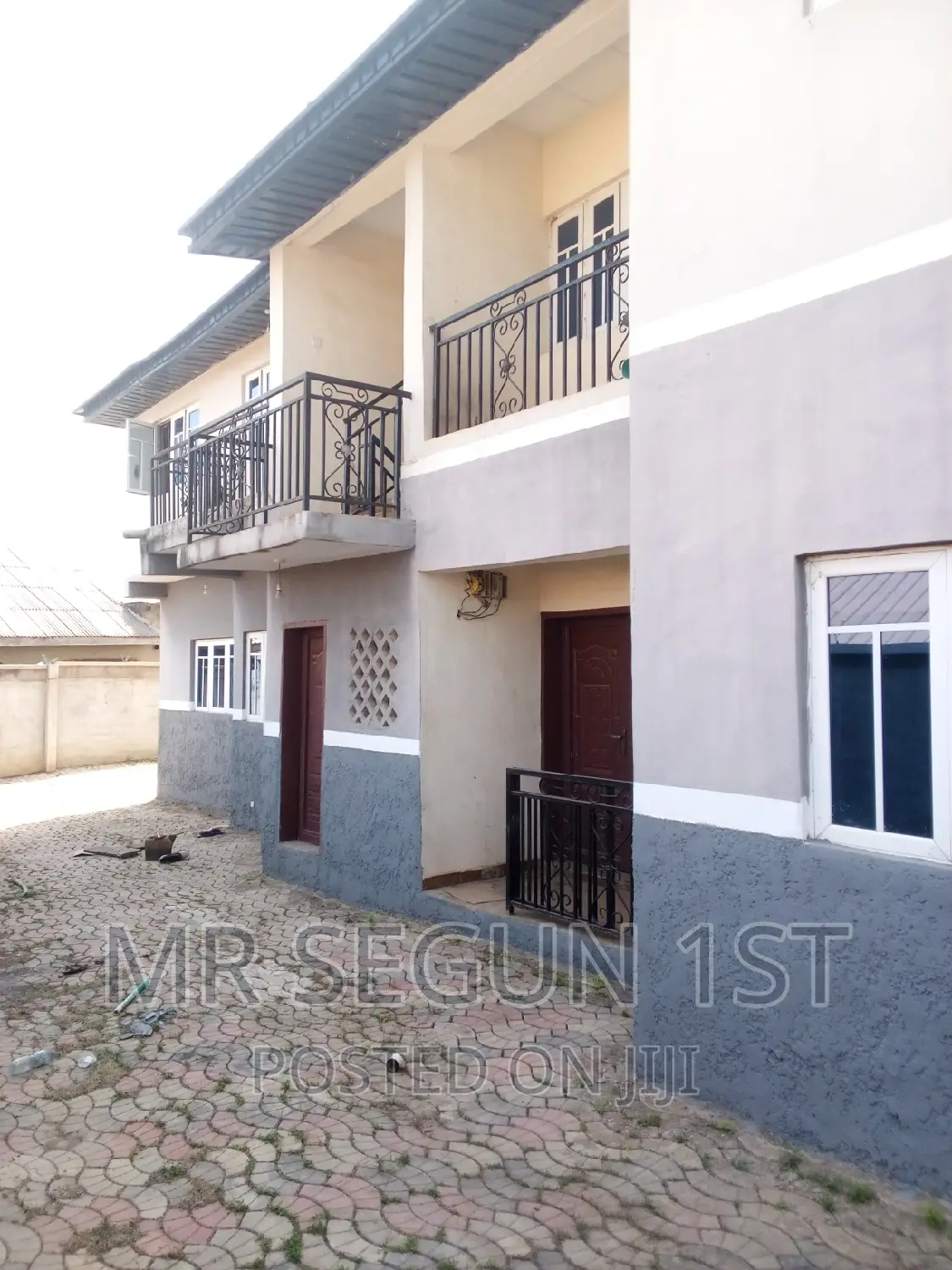 10bdrm Block of Flats in Double T Estate, Akala Express for sale in Akala Express