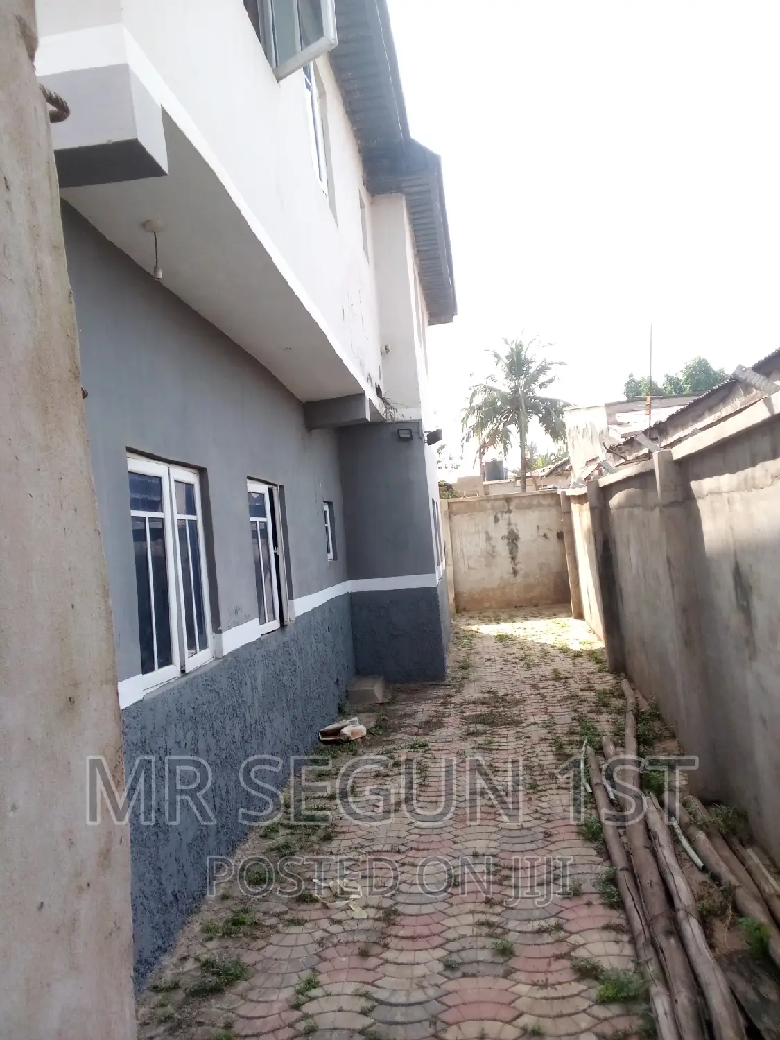 10bdrm Block of Flats in Double T Estate, Akala Express for sale in Akala Express