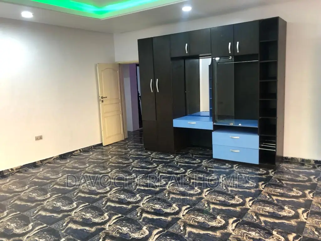 2bdrm Apartment in Ikate Lekki for rent in Lekki