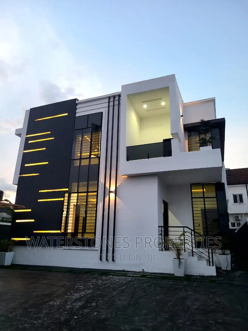 3bdrm Duplex in Asaba, Oshimili South for sale in Oshimili South
