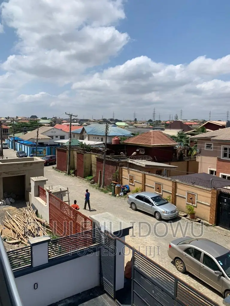 Furnished 4bdrm Duplex in Alimosho for sale in Alimosho