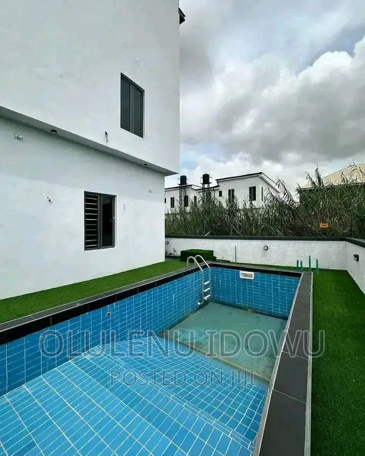 Furnished 5bdrm Duplex in Alimosho for sale in Alimosho