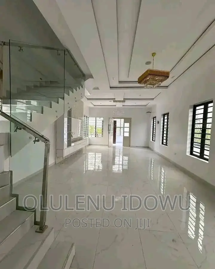 Furnished 5bdrm Duplex in Alimosho for sale in Alimosho