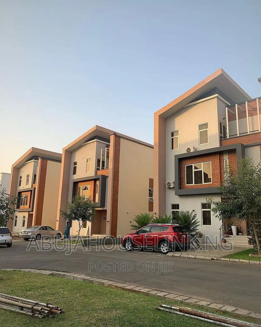 5bdrm Duplex in Dawaki By News, Gwarinpa for sale in Gwarinpa