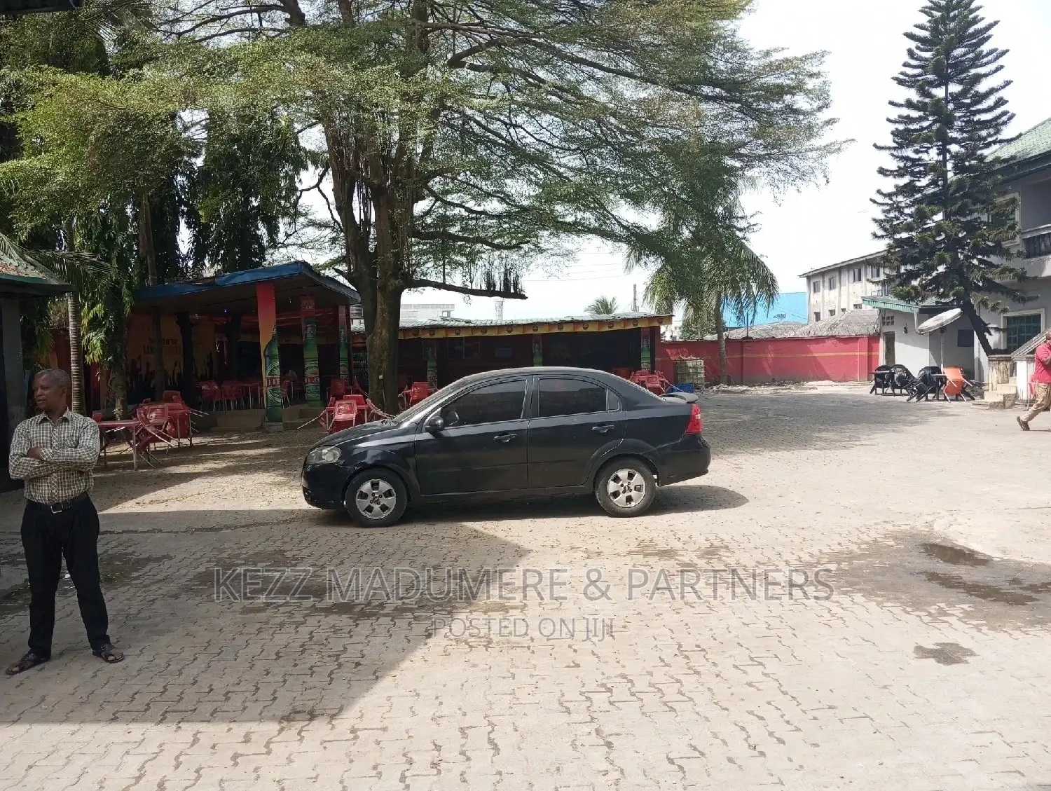 For Sale Functional Bar With 11 RMS Hotel in Rumuomasi