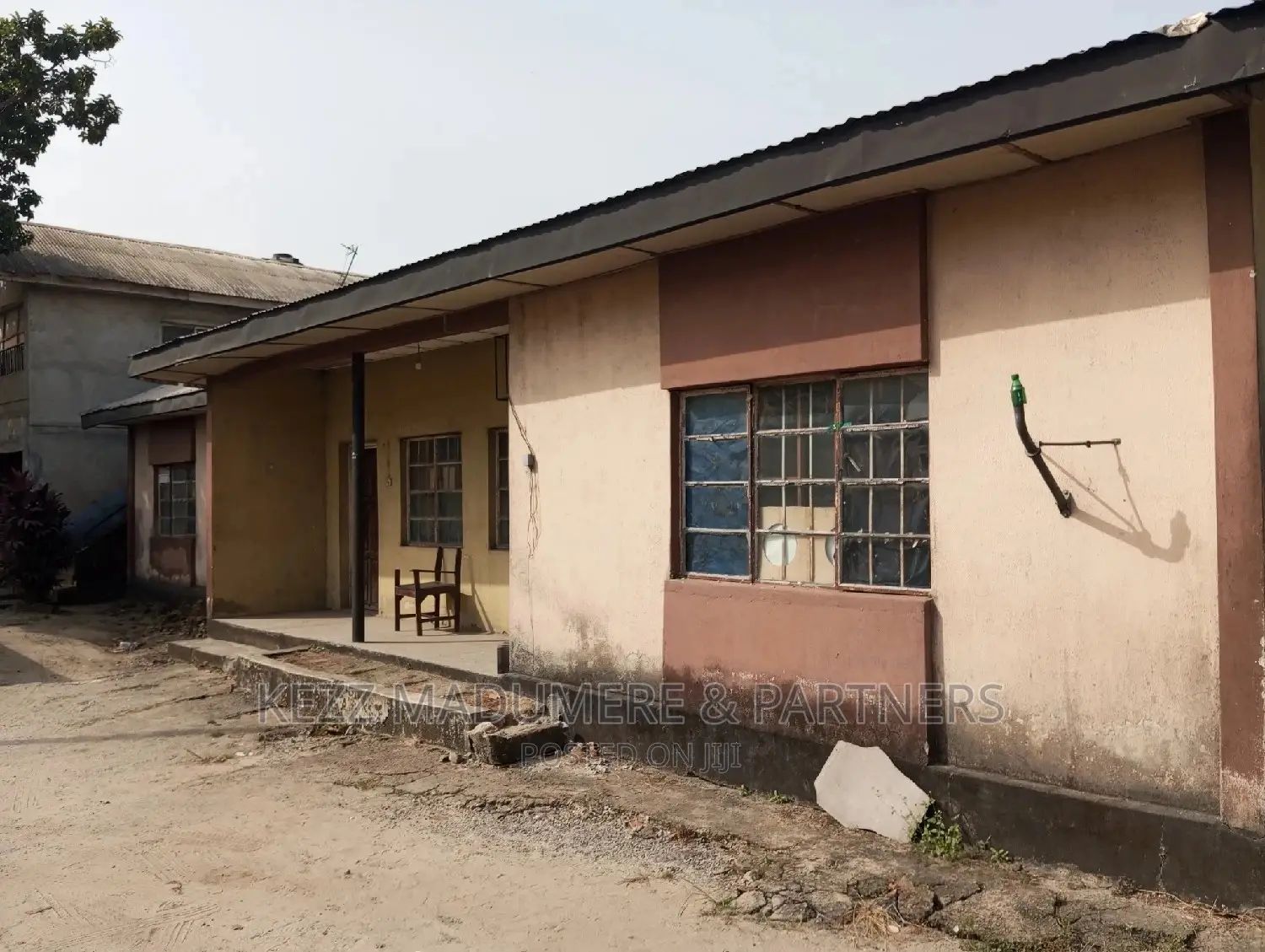 11bdrm Block of Flats in Elimbu Major Road By for sale in Elimbu