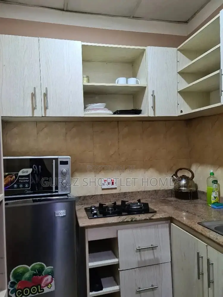 1 Bedroom Netflix Unlimited Wifi 60inch Android Tv in Adeniyi Jones