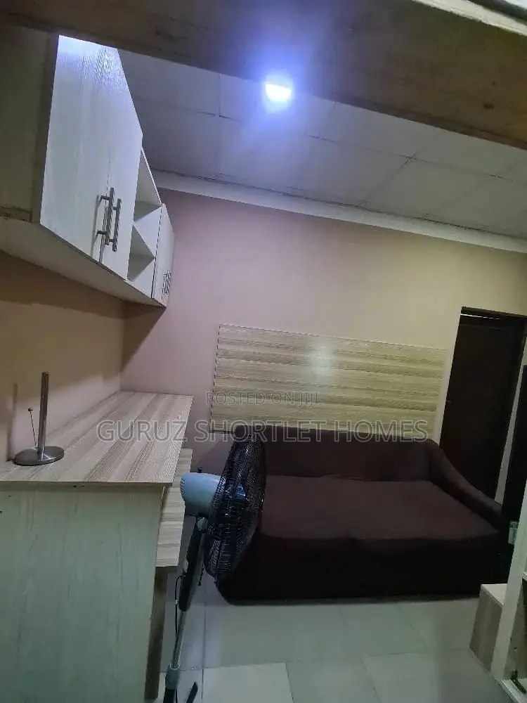 1 Bedroom Netflix Unlimited Wifi 60inch Android Tv in Adeniyi Jones