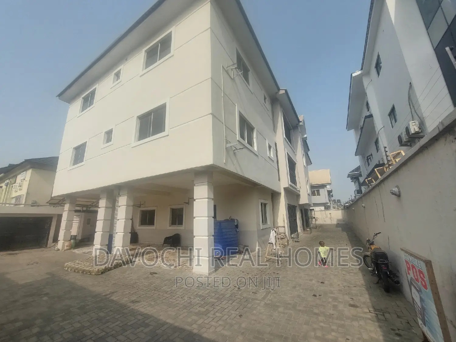 3bdrm Apartment in Ikota Villa Estate, Lekki for rent in Lekki